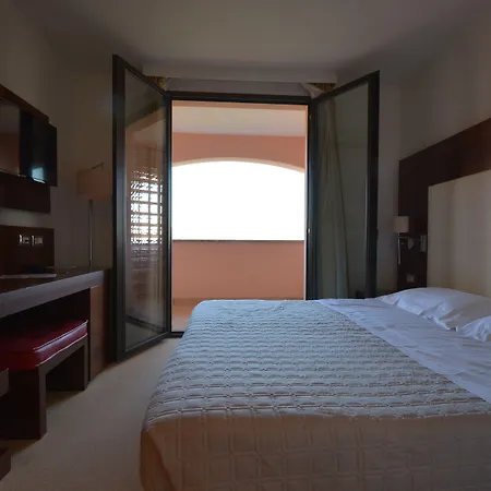 Il Gentiluomo & فندق أريتسو