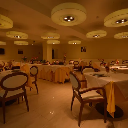 Il Gentiluomo & فندق أريتسو